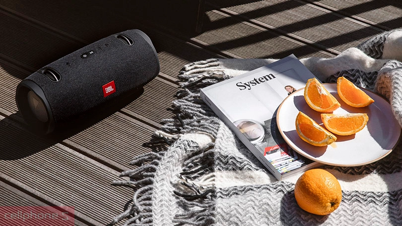 loa jbl charge 4 thiết kế nhỏ gọn, tiện lợi