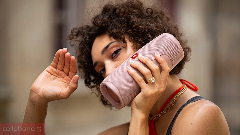 kết nối 100 chiếc loa với JBL Connect+