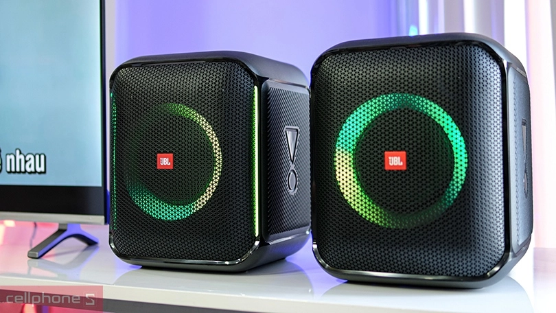 Bùng nổ sắc màu, mãn nhãn với màn trình diễn ánh sáng