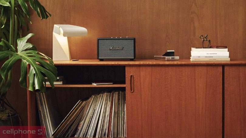 Pin loa Marshall Acton IV