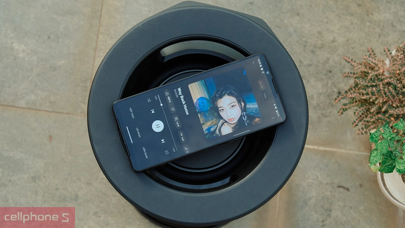 Âm thanh loa Sony Ult Field 7