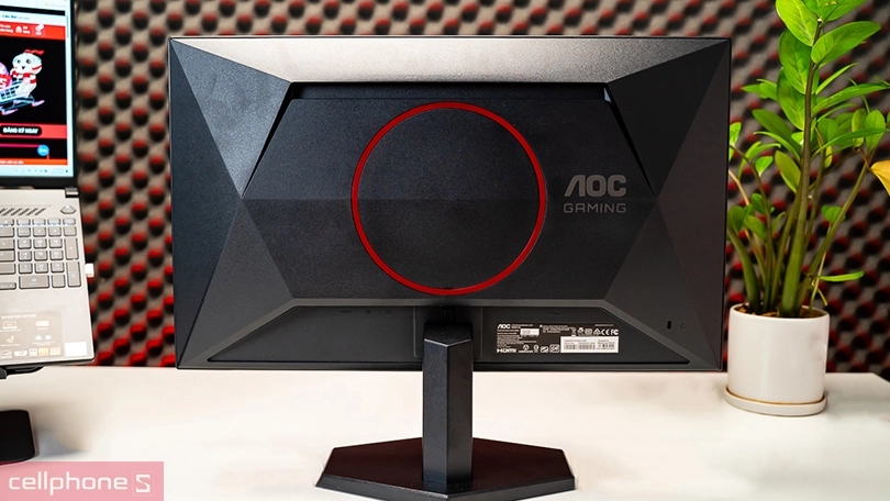 Kết nối tiện dụng với VGA và HDMI, DisplayPort