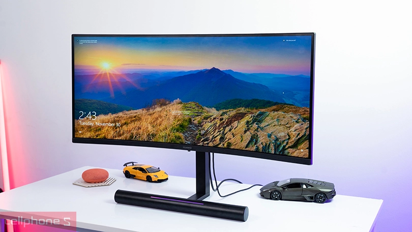 Màn hình lớn, tốc độ làm mới cao cùng độ sáng vượt trội