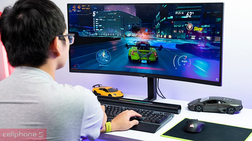 Âm thanh chất lượng với loa kép SoundBar