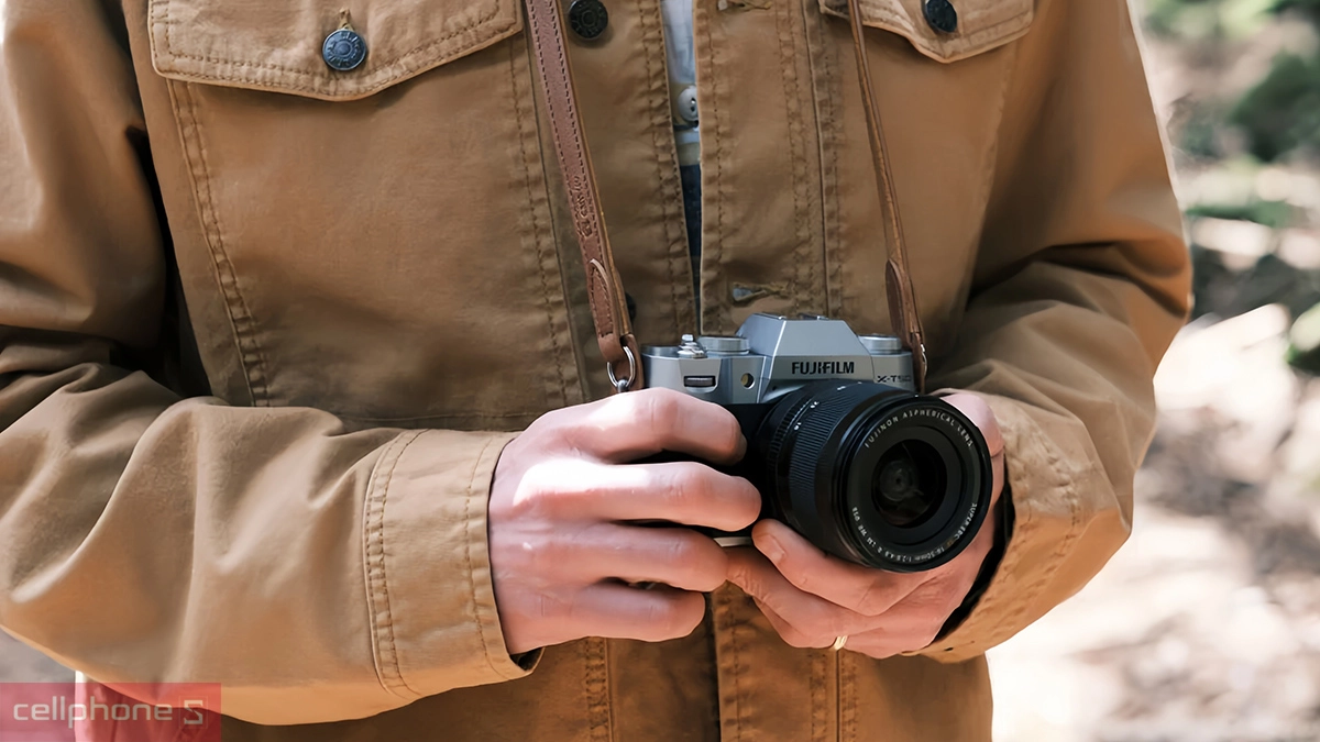 Thiết kế vintage nhỏ gọn của máy ảnh Fujifilm X-T50