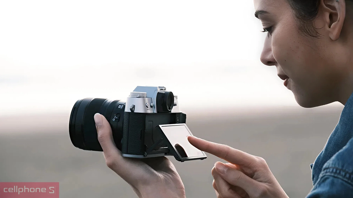 Màn hình LCD lật 2 chiều tiện dụng trên máy ảnh Fujifilm X-T50