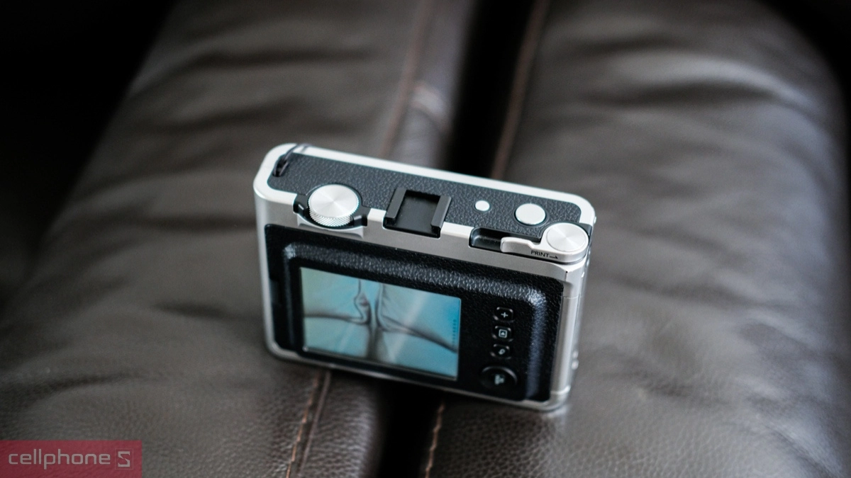 Dung lượng pin của Fujifilm Instax Mini Evo là bao lâu?