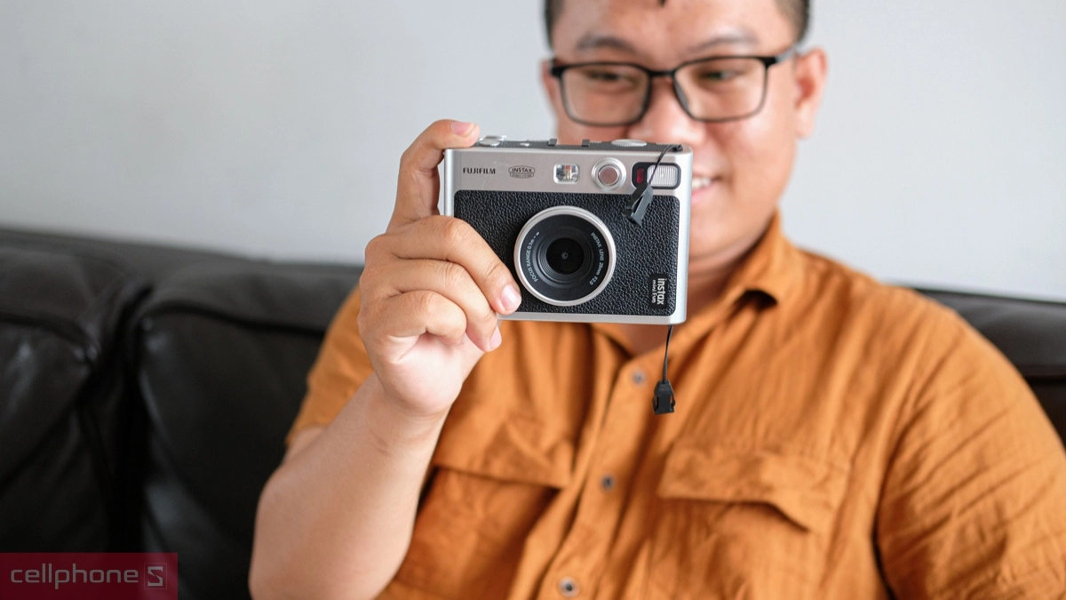 Ai phù hợp dùng Instax Mini Evo?