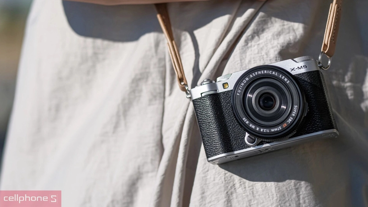Thiết kế máy ảnh Fujifilm X-M5