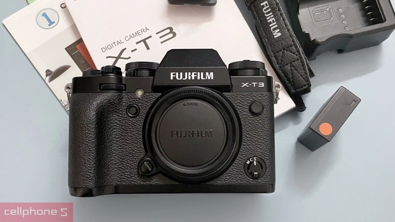 Máy ảnh Fujifilm X-T3 – Cổ điển, xử lý ảnh ấn tượng