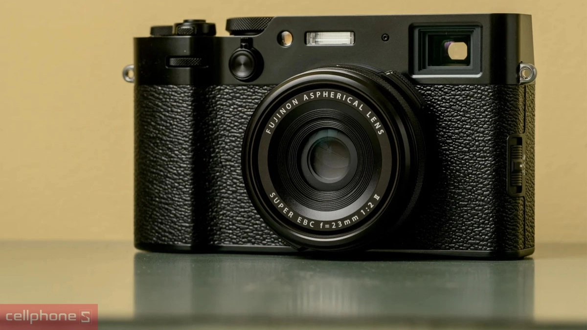 Thiết kế máy ảnh Fujifilm X100VI