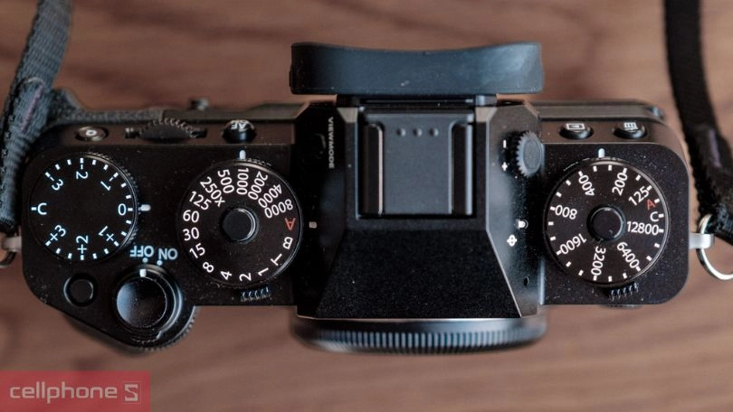 Fujifilm vẫn giữ các nút vặn thông số cơ học