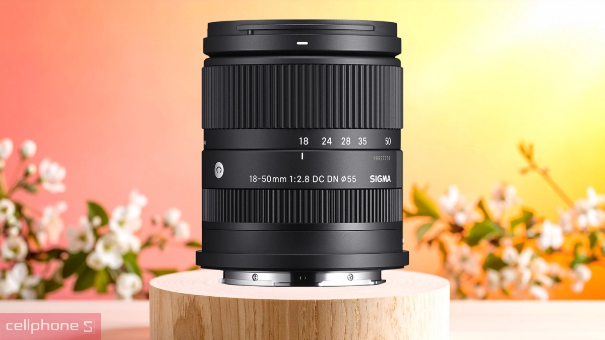 Lens Sigma 18-50mm F2.8 DC DN Contemporary for Canon RF có khẩu độ f/2.8 