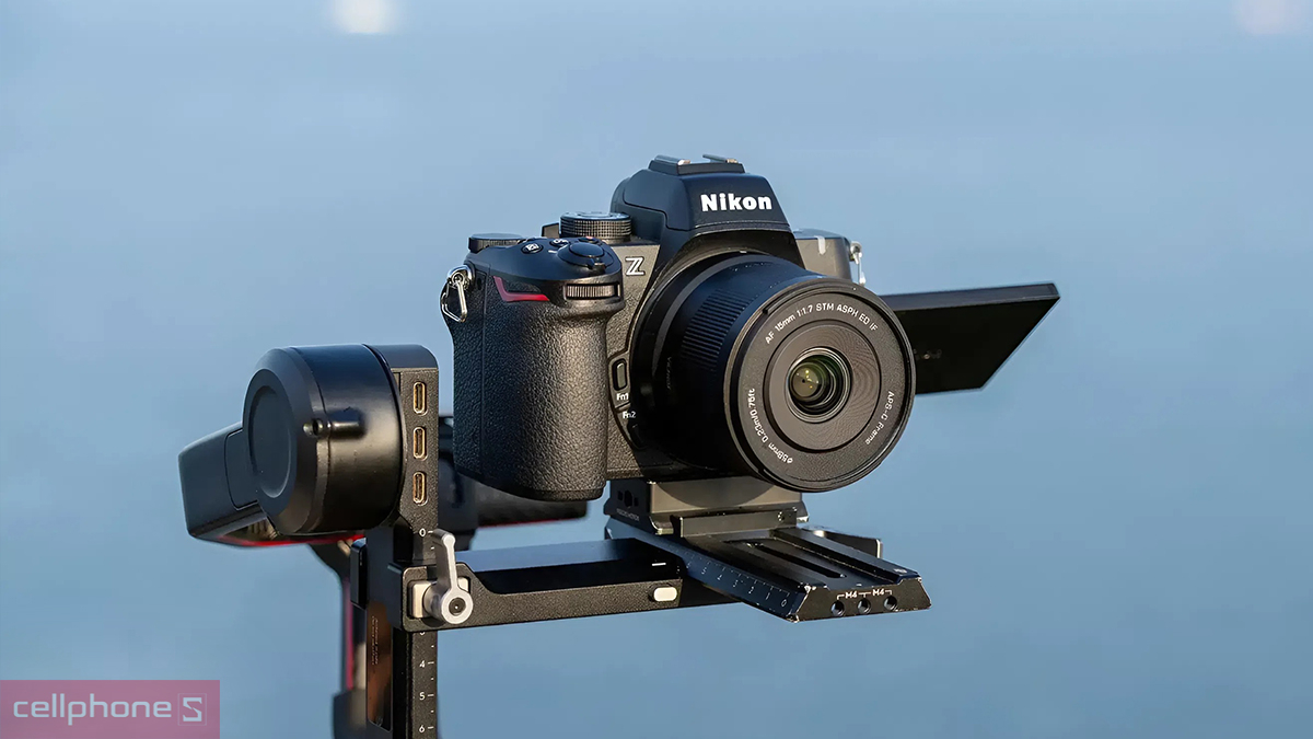 Hệ thống lấy nét STM Lens Viltrox AF 15mm F1.7 ngàm Nikon Z