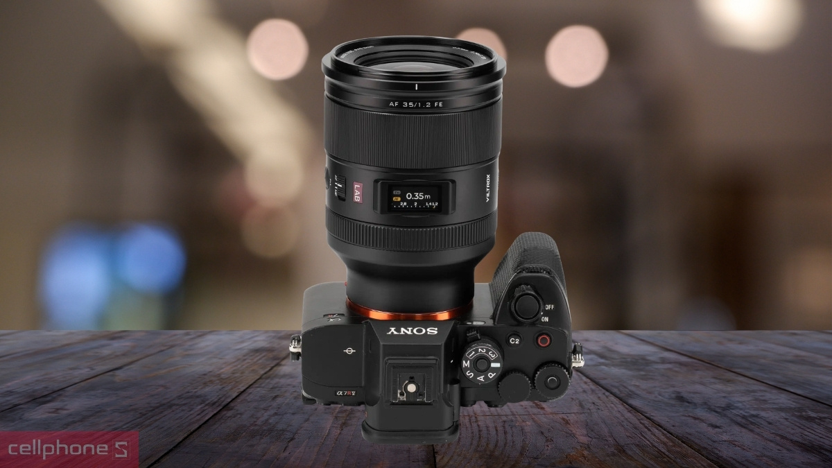 Thân vỏ hợp kim Lens Viltrox AF 35mm F1.2 LAB ngàm Sony FE