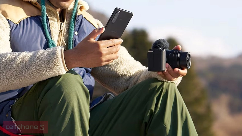 Mirrorless là dòng máy ảnh Sony không gương lật