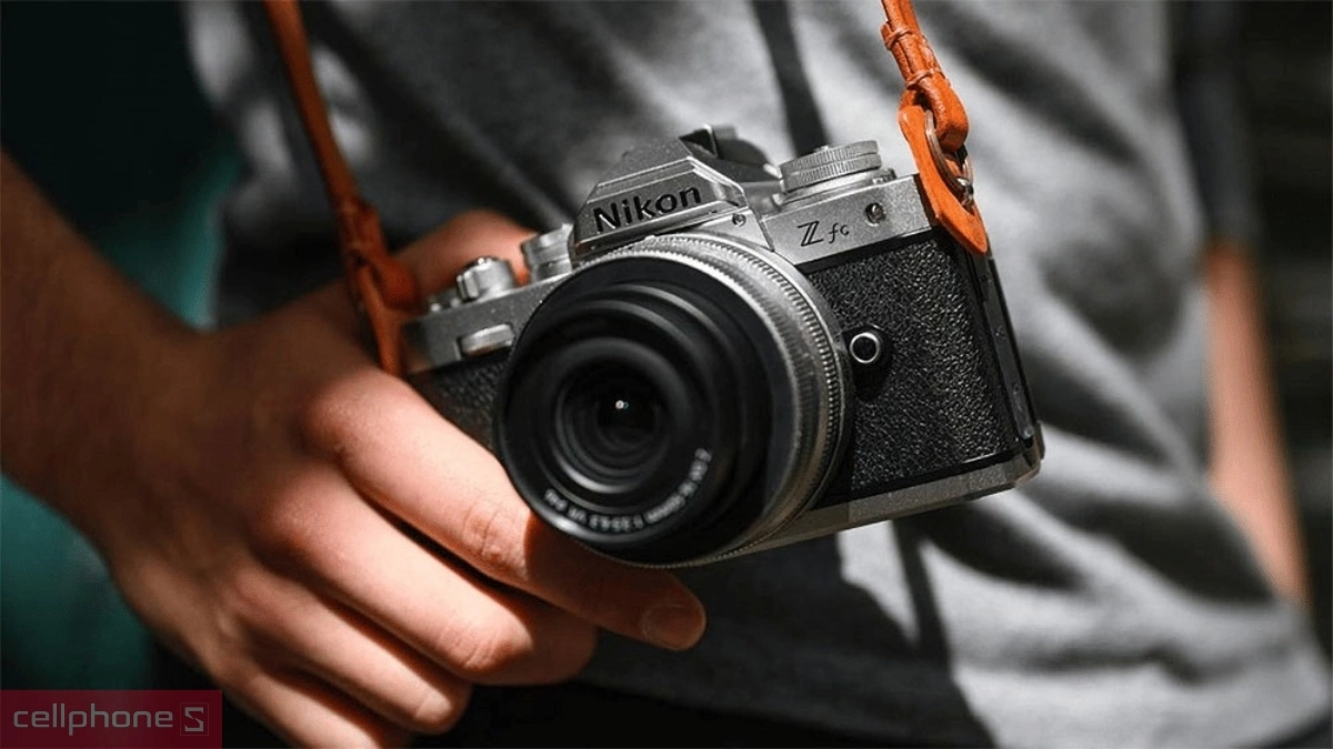 Khả năng lấy nét trên máy ảnh Nikon Z FC Kit kèm ống kính Z 28mm F2.8