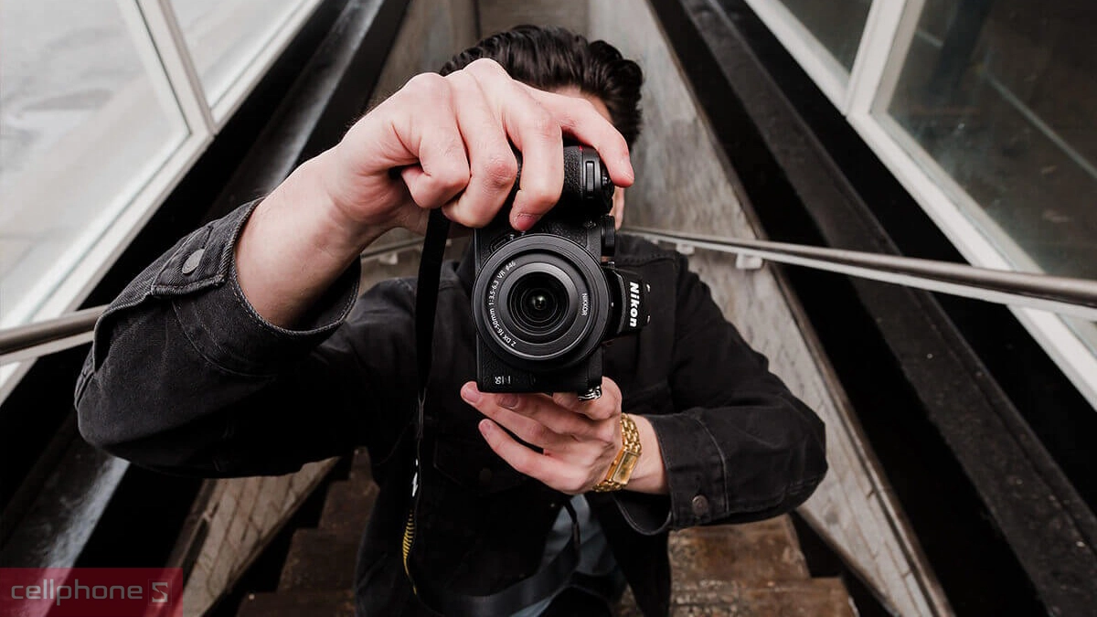 Thiết kế máy ảnh Nikon Z50