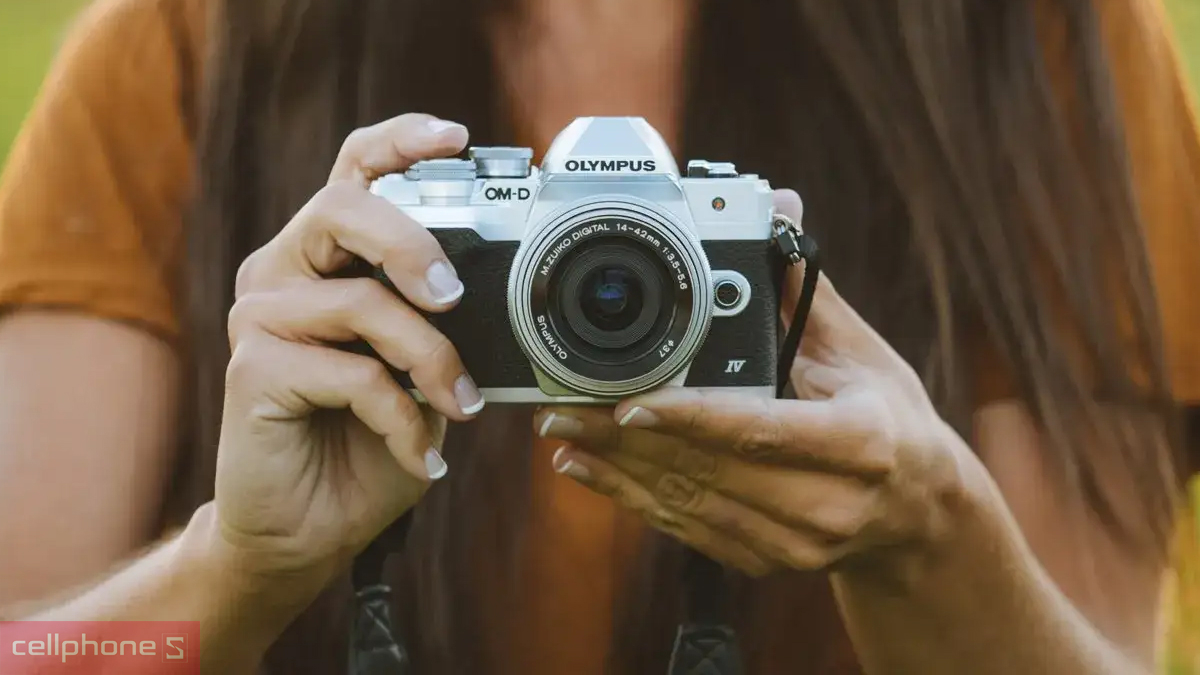 Cảm biến hiện đại, hỗ trợ quay chụp siêu nét của máy ảnh OM SYSTEM OM-D E-M10 Mark IV