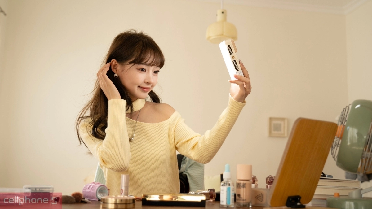 Dải màu rộng trên Đèn trợ sáng cầm tay Zhiyun Fiveray M40SE