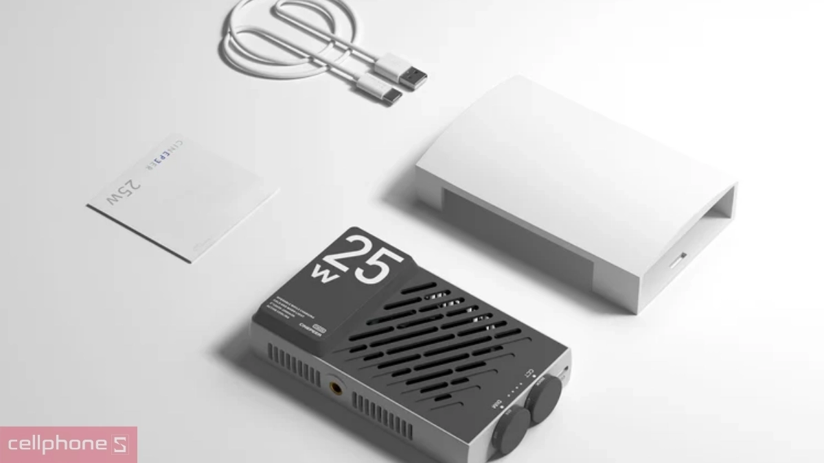 Pin dung lượng 2S/2000mAh của Đèn trợ sáng cầm tay Zhiyun CM25