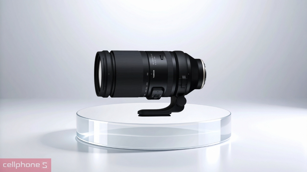 Kiểu dáng gọn nhẹ của Lens Tamron 150-500mm F5-6.7 for Fujifilm X