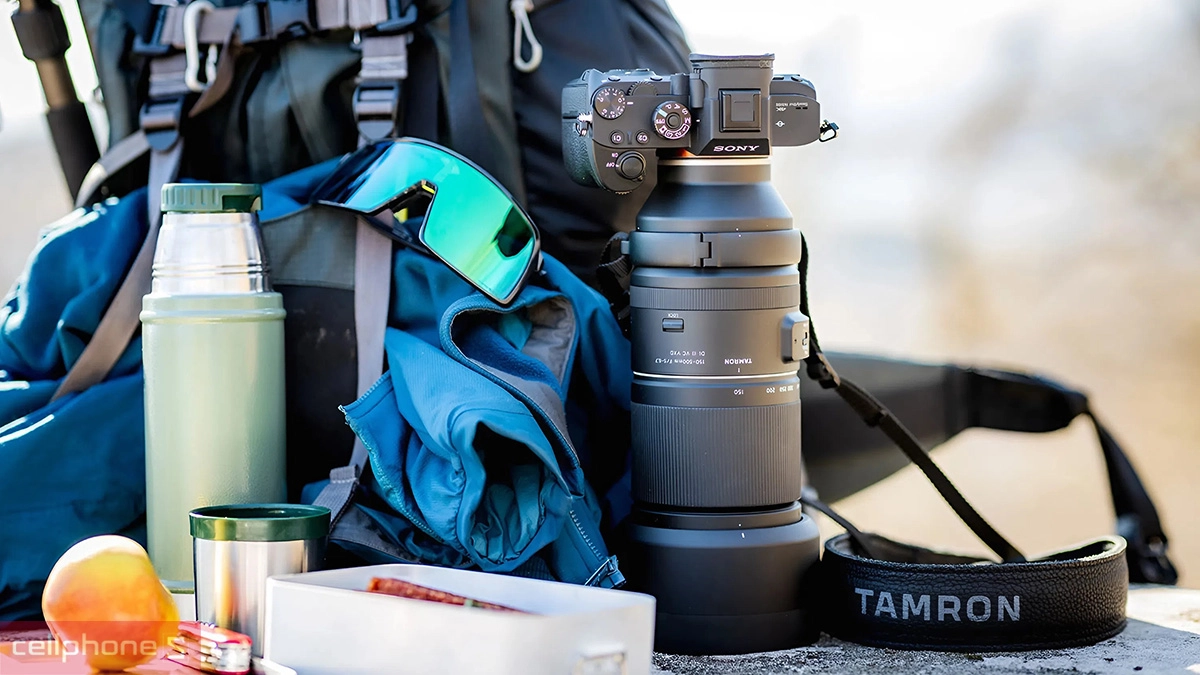Thiết kế gọn nhẹ, tính cơ động cao của lens Tamron 150-500mm F5-6.7 For Sony E