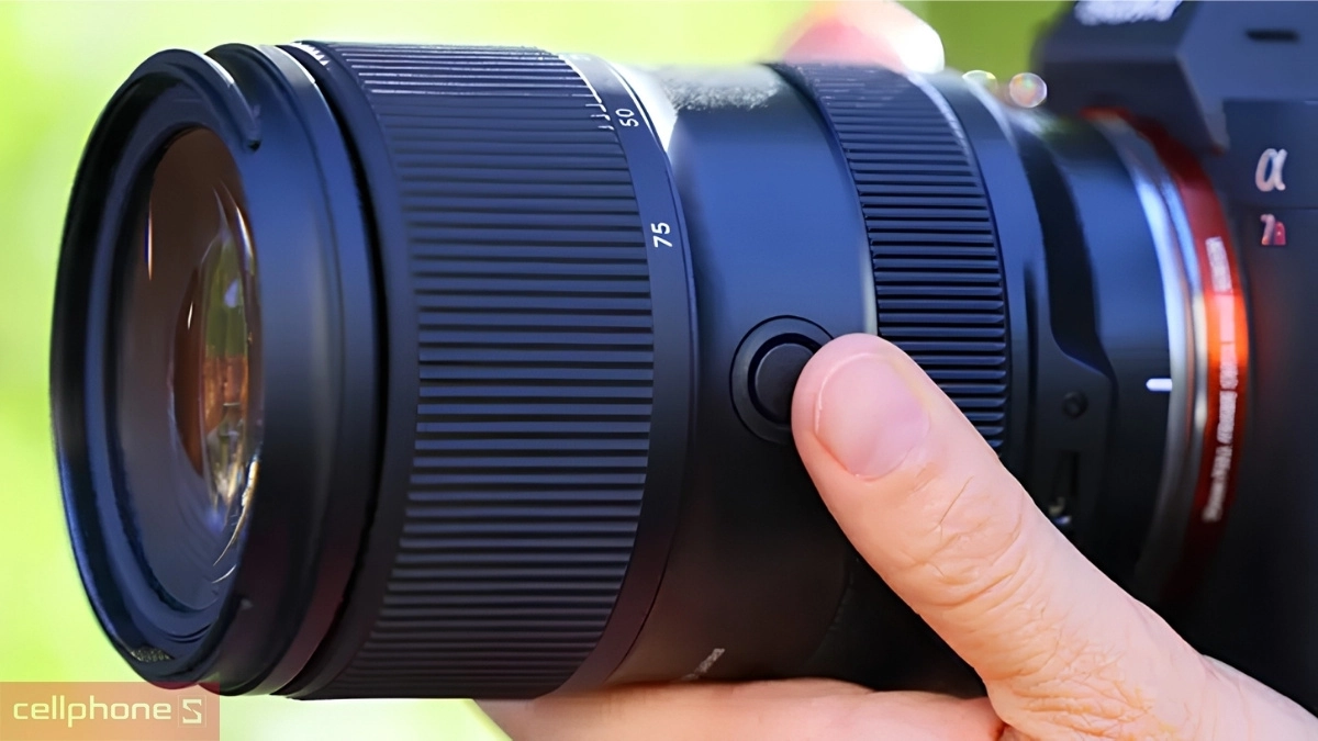 Phạm vi zoom đa dụng của Lens Tamron 20-40mm F2.8 for Sony E