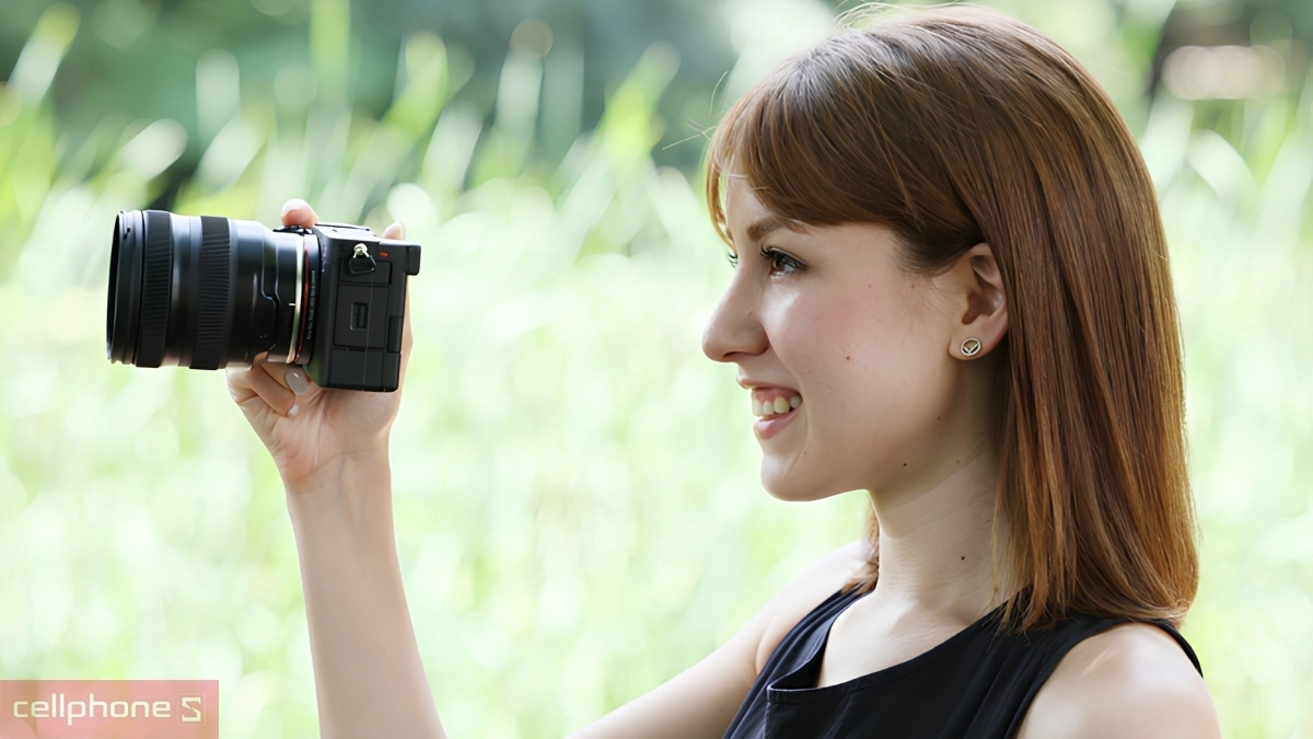 Thiết kế nhỏ gọn của Lens Tamron 20-40mm F2.8 for Sony E