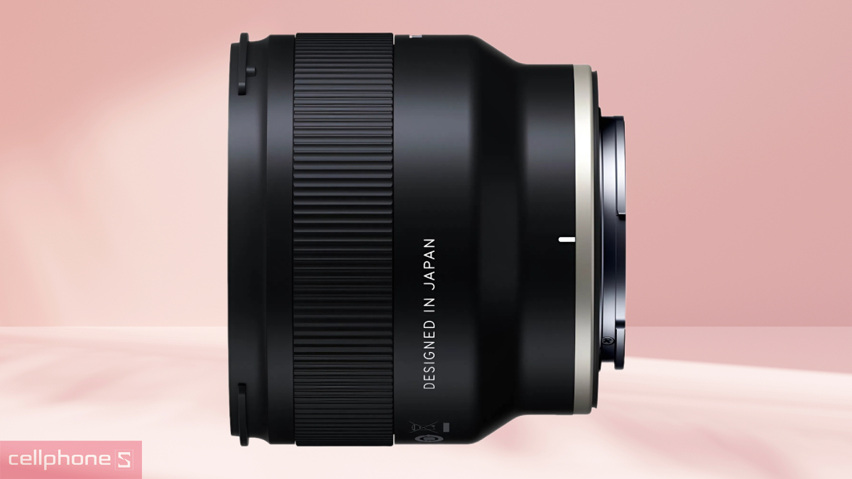 Thiết kế gọn nhẹ của Lens Tamron 24mm F2.8 for Sony E