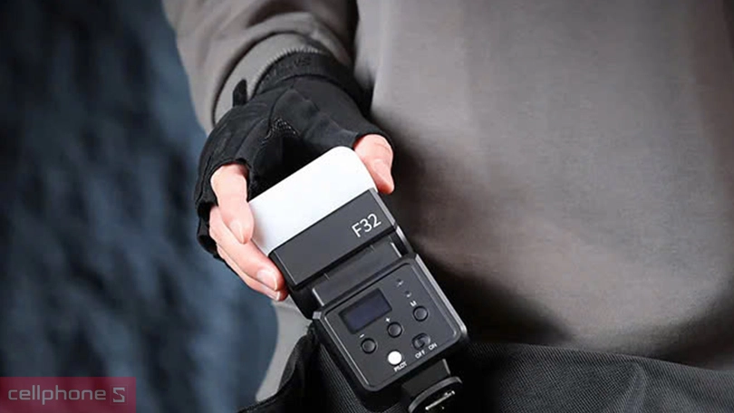 Tốc độ flash và hồi đèn ấn tượng 