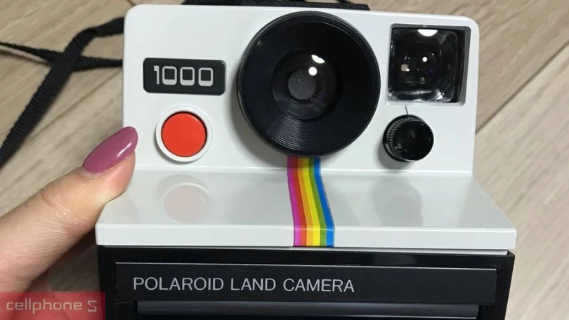 Có nên mua máy ảnh Polaroid chính hãng không?