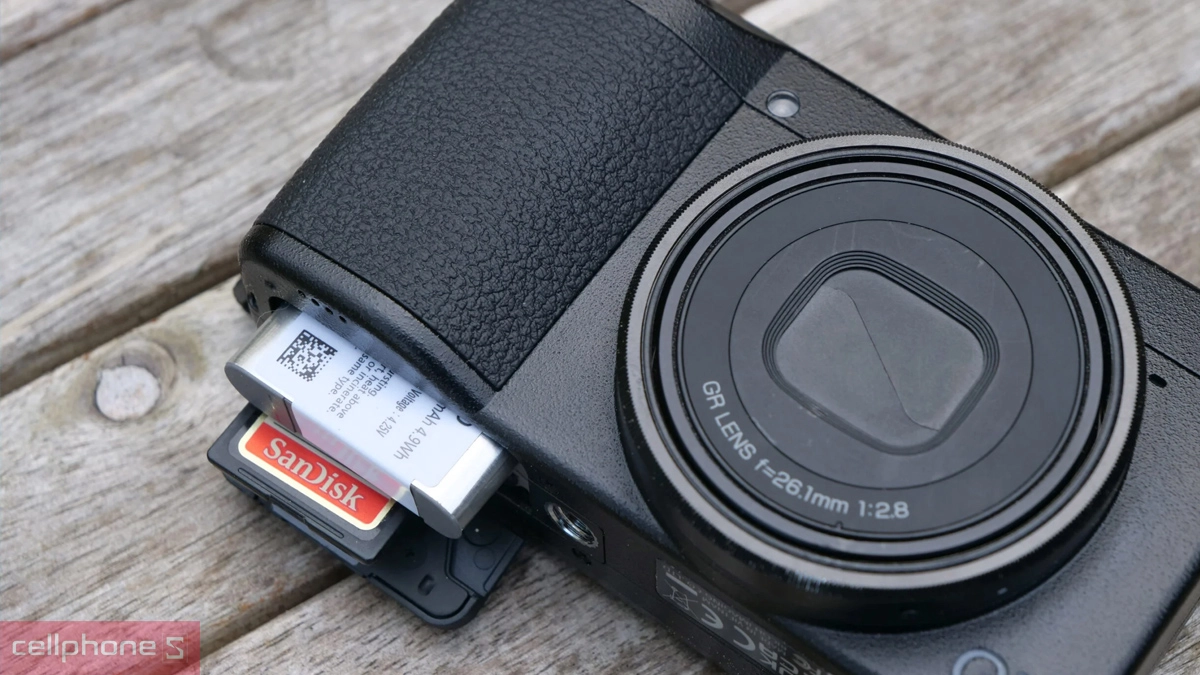 Máy ảnh Ricoh có thời lượng pin bao nhiêu