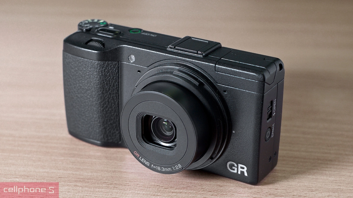 Ricoh trang bị nhiều tính năng hỗ trợ máy ảnh