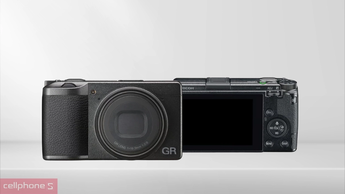 Thiết kế máy ảnh Ricoh GR III