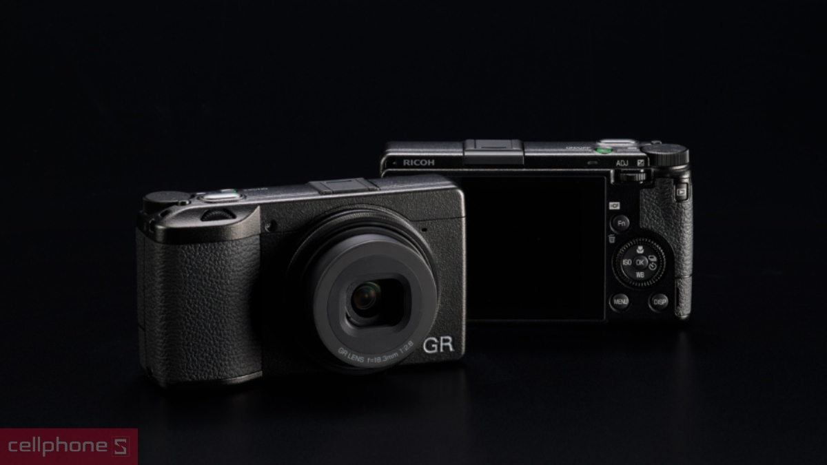 Thiết kế máy ảnh Ricoh GR III HDF
