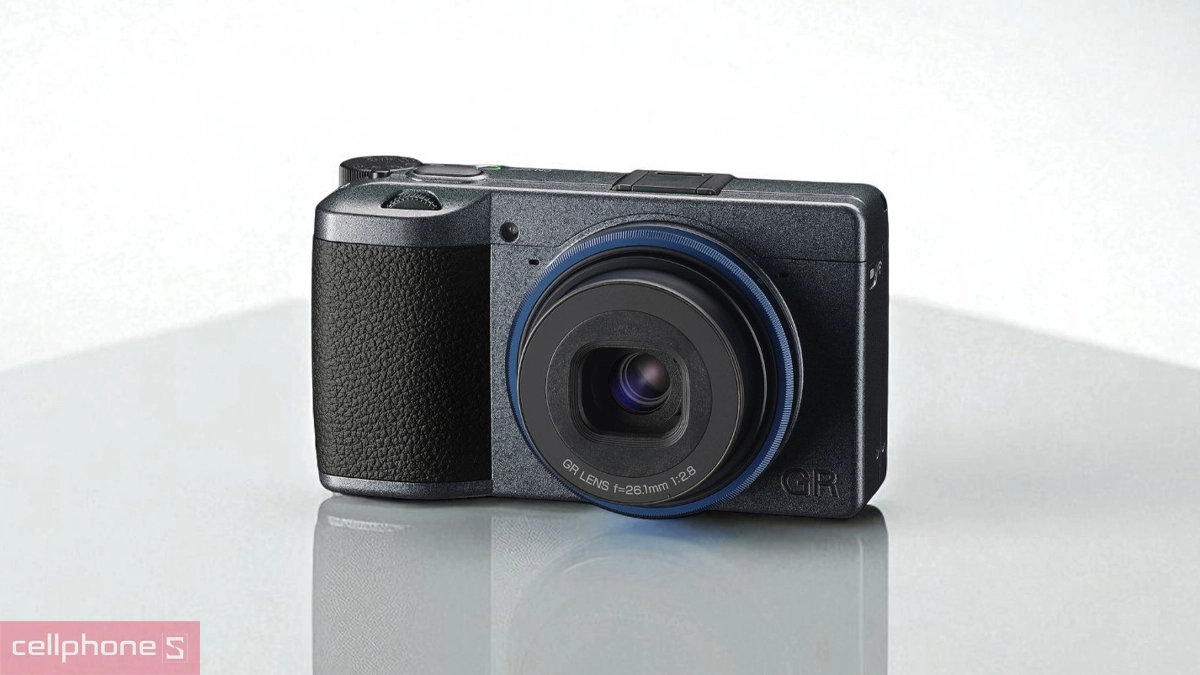 Hiệu năng chụp ảnh rõ nét của máy ảnh Ricoh GR IIIx Urban Edition