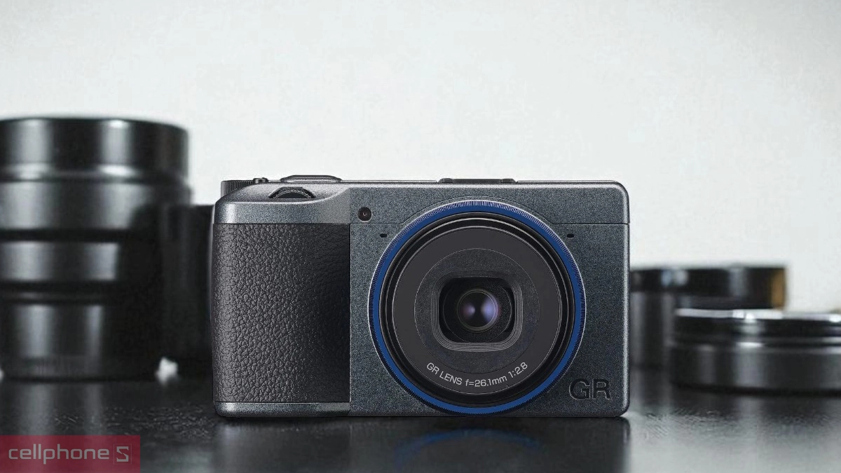 Thiết kế máy ảnh Ricoh GR IIIx Urban Edition