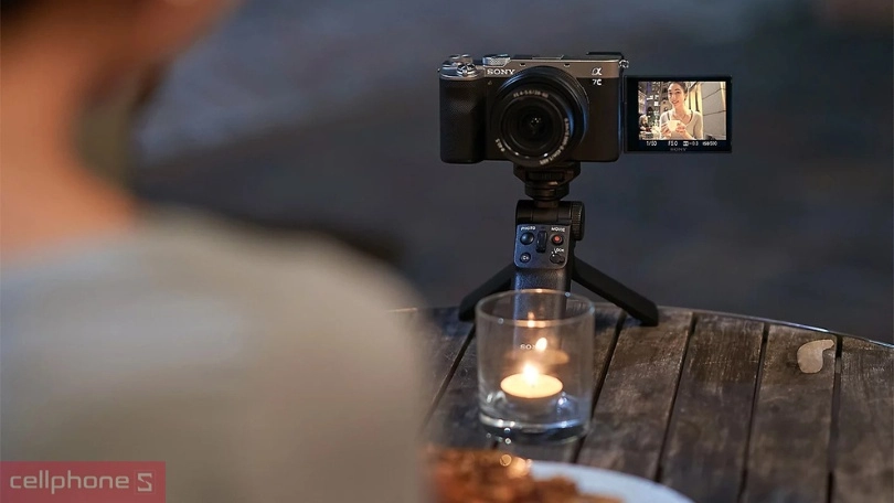 Pin máy ảnh kỹ thuật số Sony full-frame Alpha 7C + ống kính zoom 28-60mm