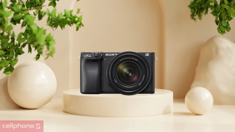 Cảm biến, ống kính của máy ảnh kỹ thuật số Sony ICLE 6400M + ống kính zoom 18-135mm