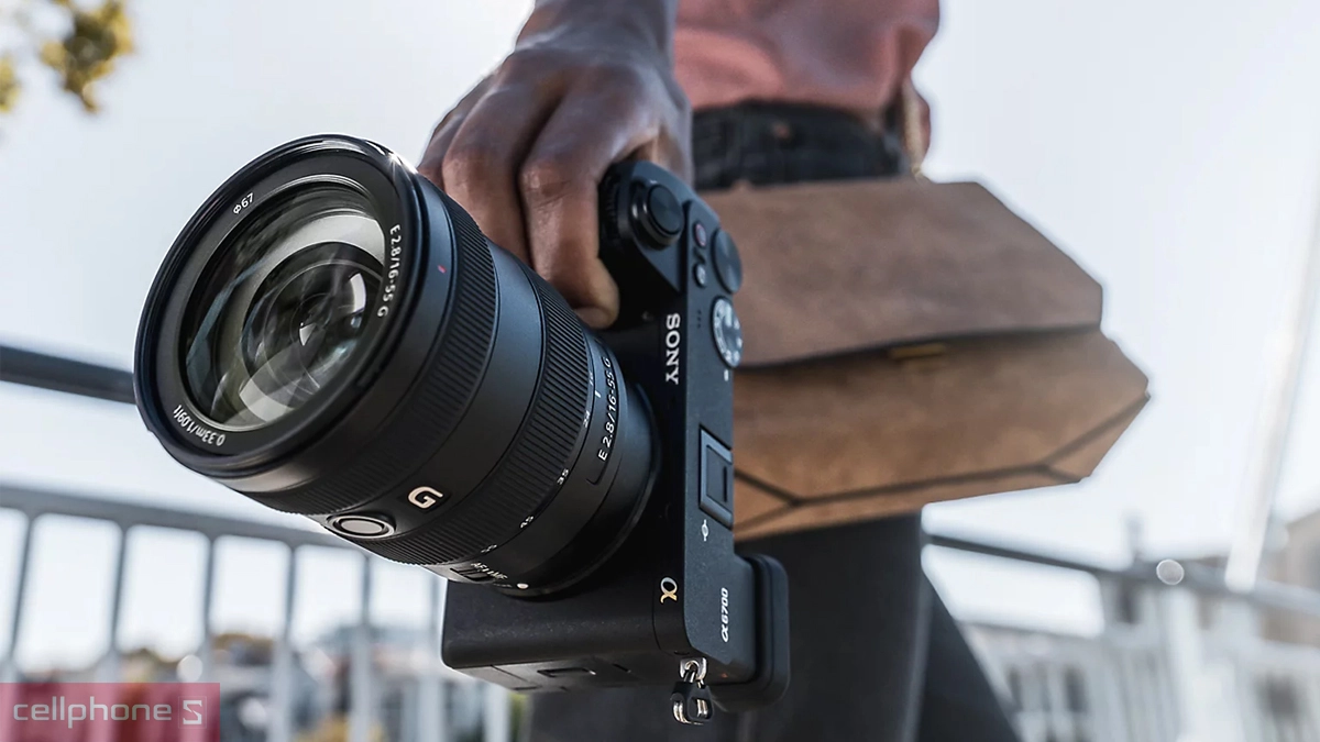 Thiết kế máy ảnh Sony Alpha A6700 (Kèm ống kính ZOOM 18-135mm)