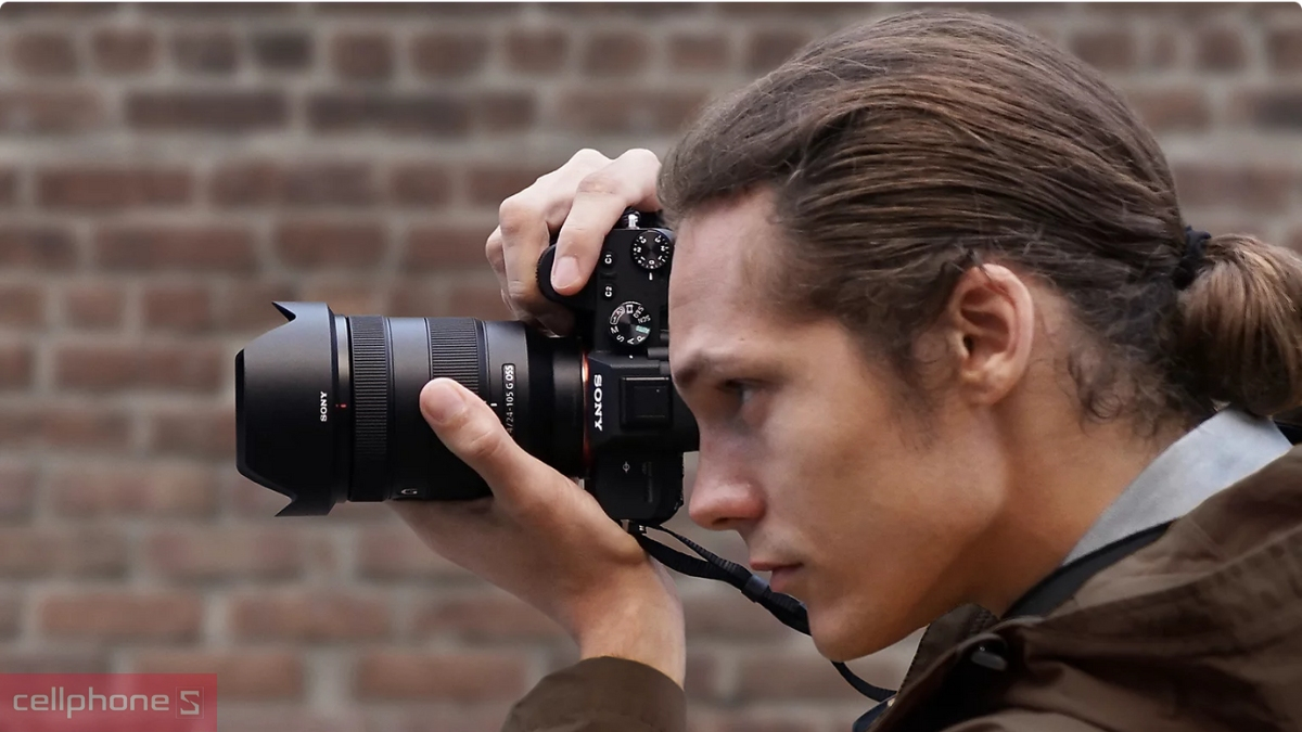 Micro Máy ảnh Sony Alpha A7 Mark III (Kèm ống kính ZOOM 28-70mm)