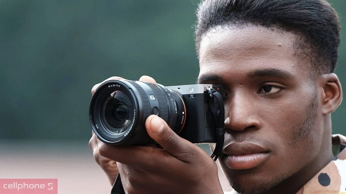 Thiết kế máy ảnh Sony Alpha A7C II