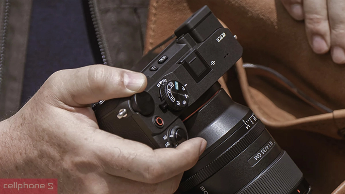 Micro của máy ảnh Sony Alpha A7CR