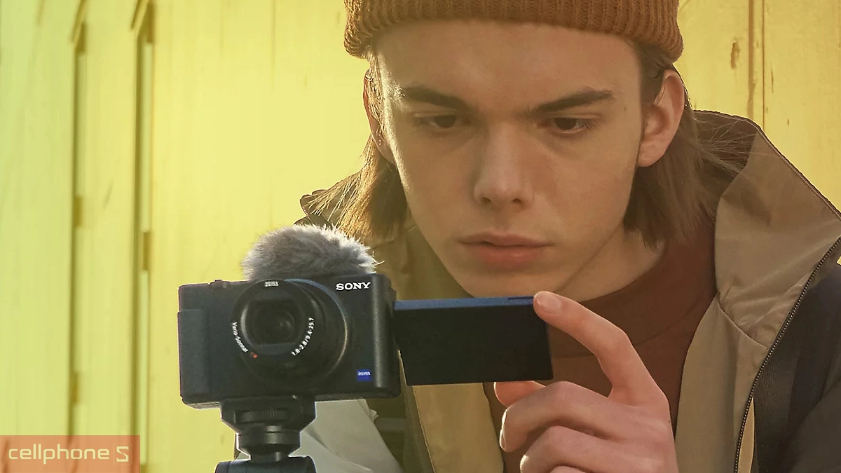 Cảm biến 1 inch và Ống kính Zeiss f/1.8