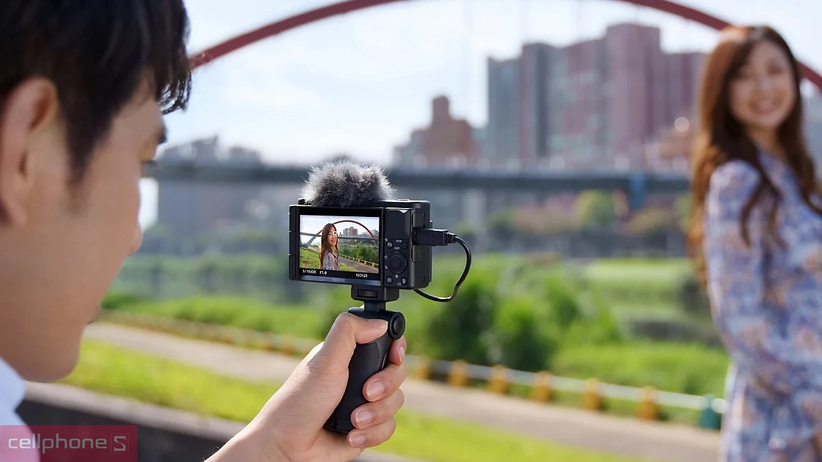 Lấy nét mắt Real-time Eye AF