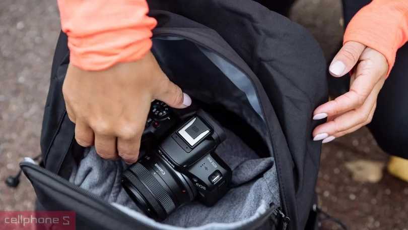 Canon EOS R50 được thiết kế để kiểm soát ánh sáng