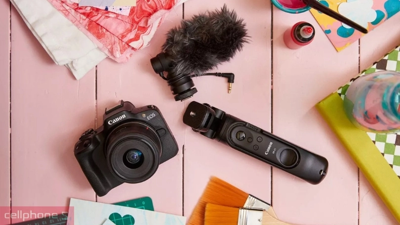 Canon EOS R50 được trang bị kính ngắm điện tử EVF OLED