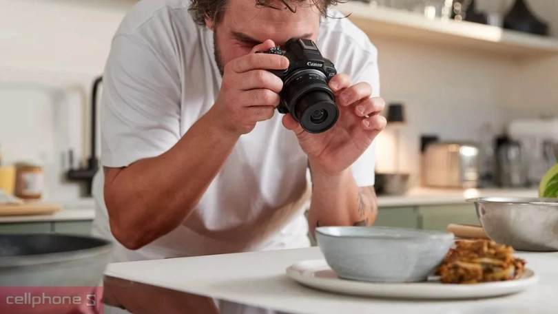 Công nghệ nhận diện chủ thể EOS iTR AF X cho phép máy ảnh Canon R50 tự động phát hiện và theo dõi