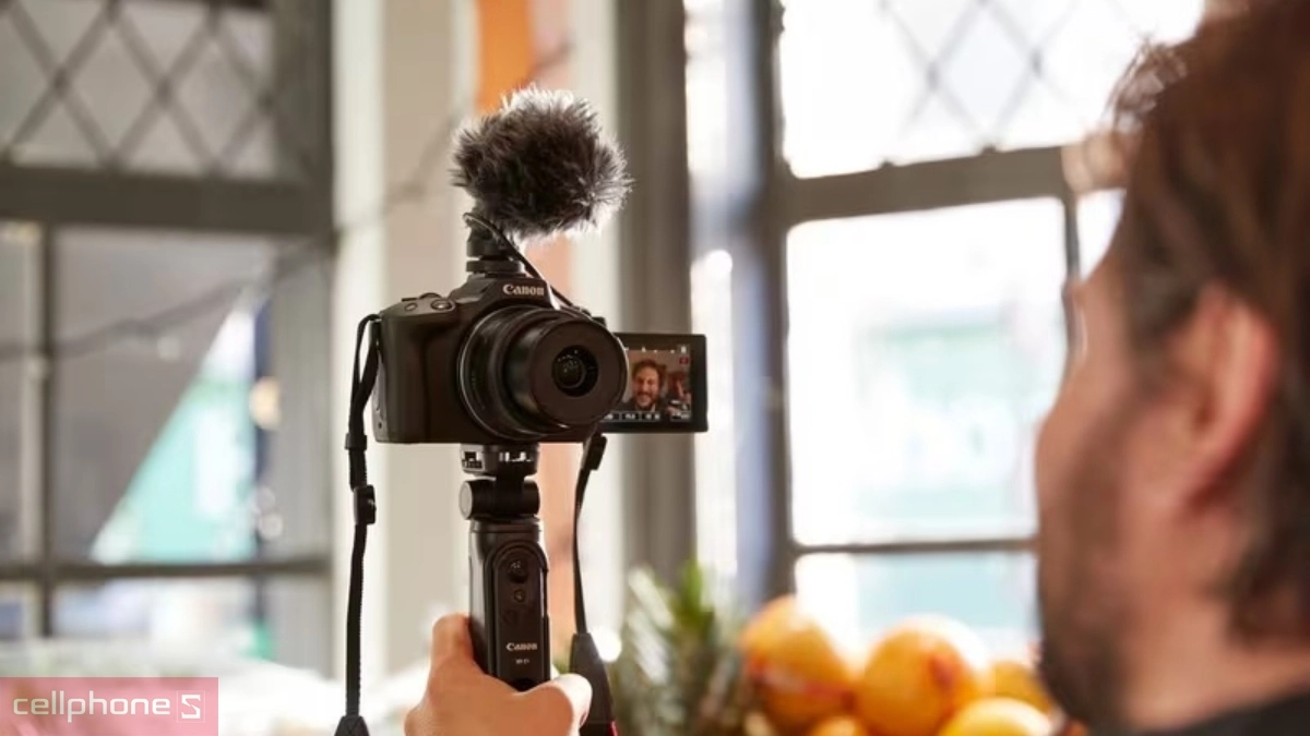 Chế độ Close-up Demo trên Canon EOS R50